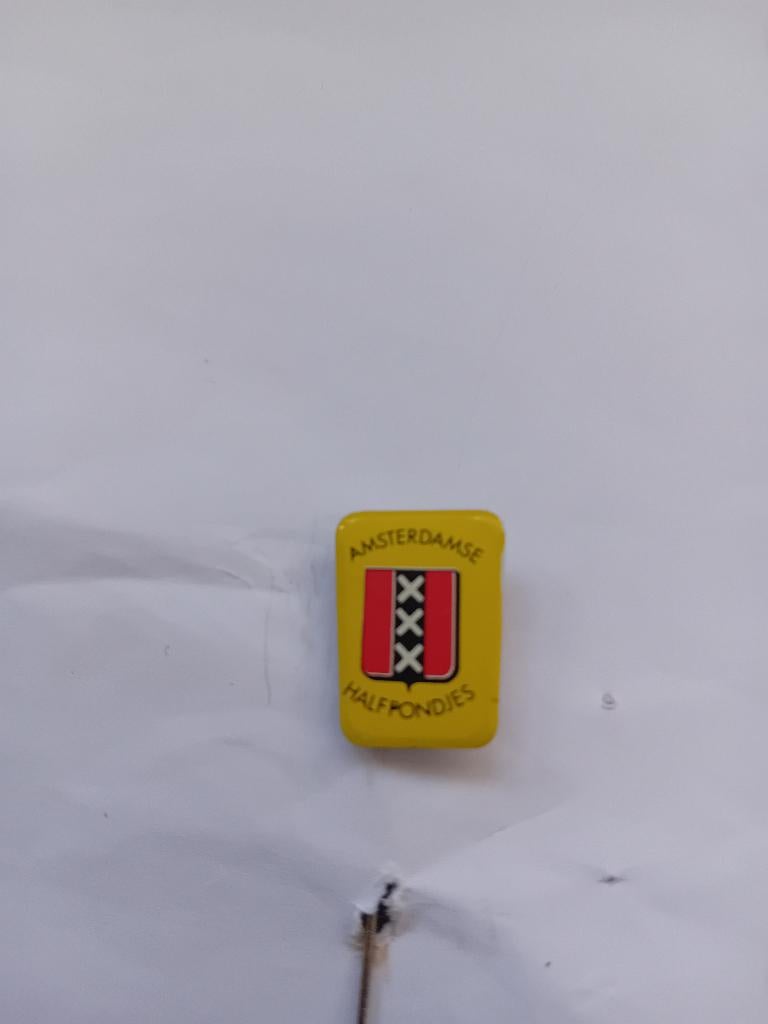 Pin - Amsterdamse Halfpondjes, Verzamelen, Speldjes, Pins en Buttons, Ophalen of Verzenden, Zo goed als nieuw, Merk, Speldje of Pin