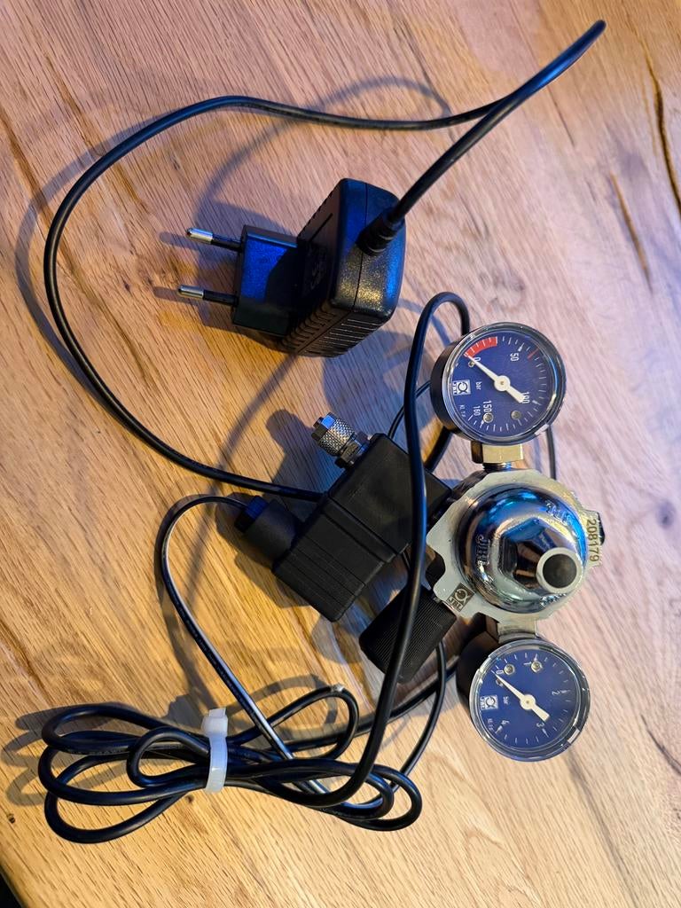 JBL co2 regelateur met magneetklep, Dieren en Toebehoren, Ophalen of Verzenden, Zo goed als nieuw