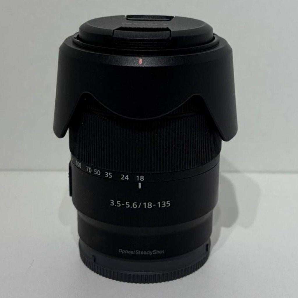 Sony SEL18135 E 18-135mm 3.5-5.6 OSS /55 0.45m/1.48ft ZGAN, Ophalen of Verzenden, Zo goed als nieuw