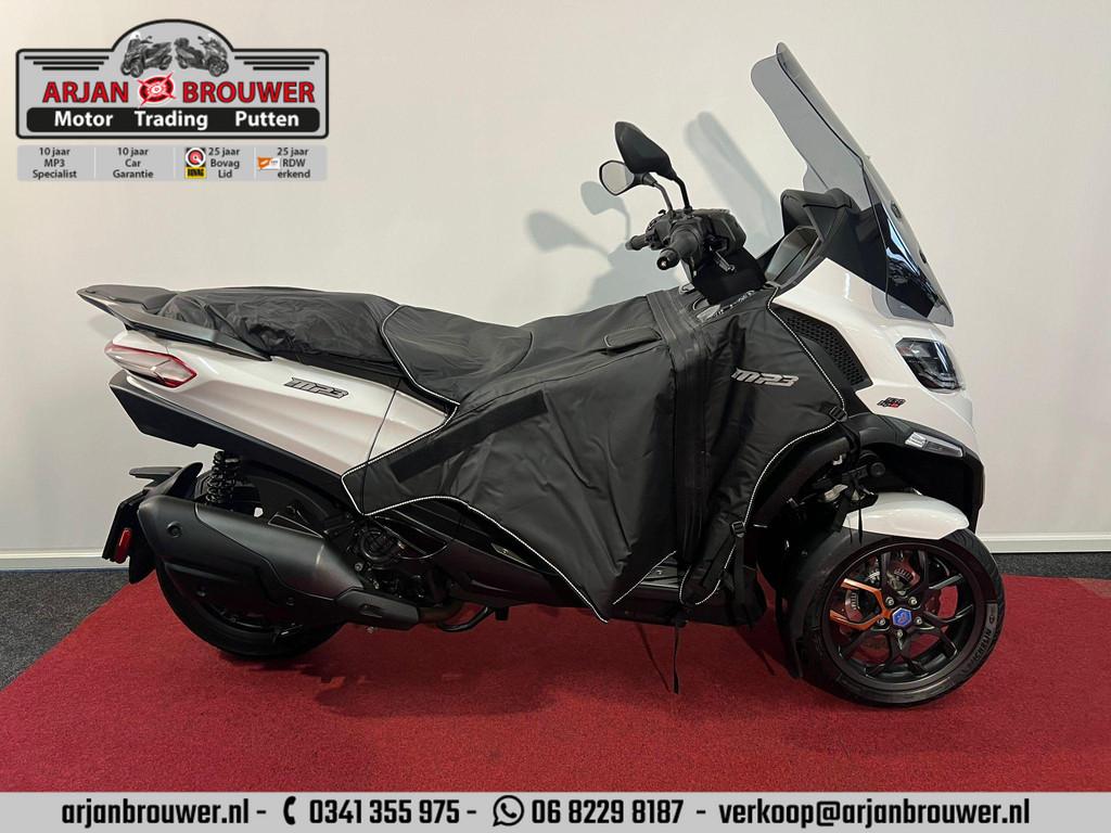 Piaggio 530 MP3 HPE Exclusive Limited Edition, Bedrijf, Handvatverwarming, Piaggio Vespa B.V., Minervum 7272
4817 ZM  Breda, NL