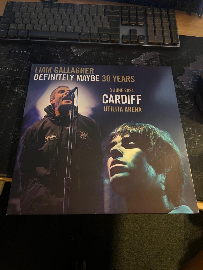 Liam Gallagher – Definitely Maybe 30 Years Live, Verzenden, Zo goed als nieuw, Overige formaten, Poprock