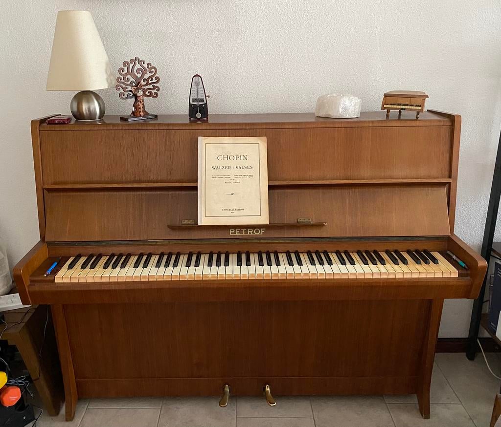 Piano Petrof GRATIS moet weg, Ophalen, Gebruikt