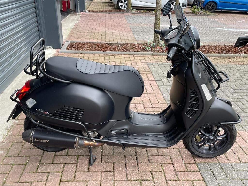 Vespa Scooter GTS 300 Super HPE Notte ABS Akrapovic | Valbeu - foto 3
