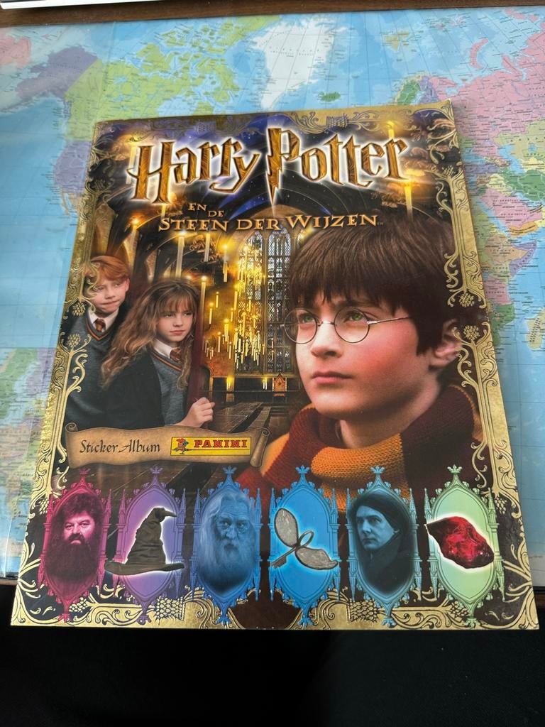 Harry Potter en de Steen der Wijzen Stickerboek + 31 sticker, Verzamelen, Harry Potter, Ophalen of Verzenden, Gebruikt, Boek of Poster