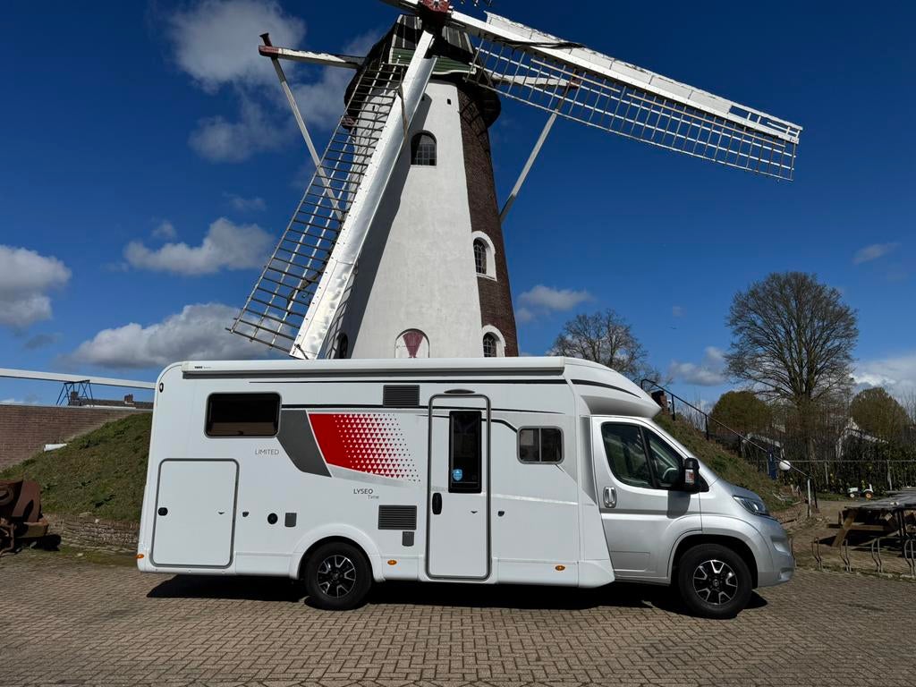 Bürstner Lyseo T 727 G - Enkele bedden - Hefbed - PRACHTIG !, Bedrijf, Bürstner, Half-integraal, Tot en met 4