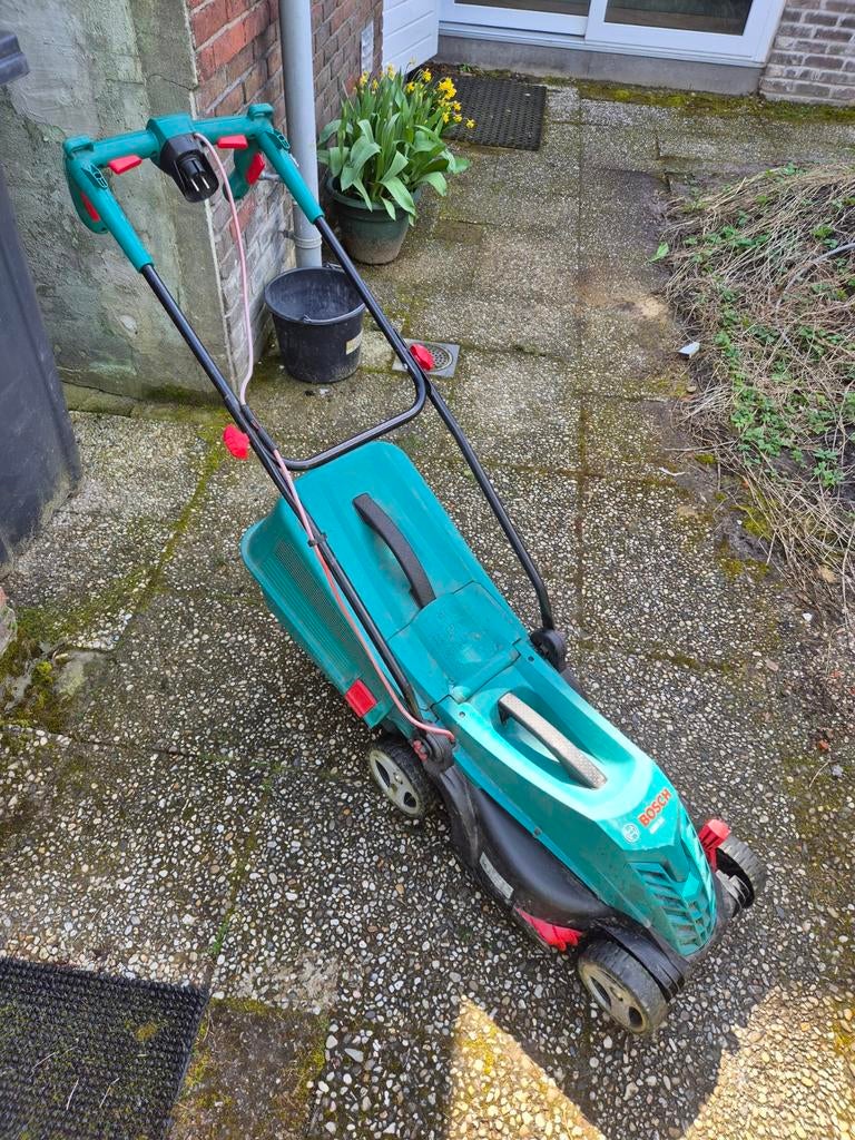 Bosch grasmaaier met snoer, Tuin en Terras, Grasmaaiers, Ophalen, Gebruikt, Elektrische grasmaaier, Bosch