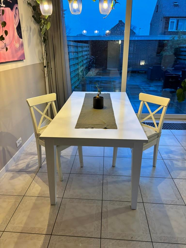 Gratis af te halen eettafel, 2 stoelen, Huis en Inrichting, Tafels | Eettafels, Ophalen, Zo goed als nieuw, Rechthoekig, 50 tot 100 cm