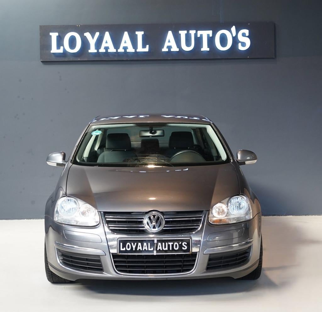 Volkswagen Jetta 1.6 Trendline | AIRCO | ELEK.RAMEN | NAP |, Voorwielaandrijving, Gebruikt, 4 cilinders, Leder en Stof