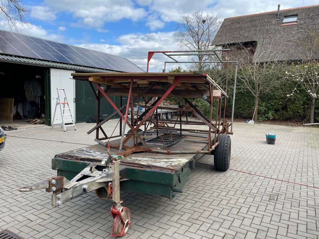 Onderstel carnavalswagen of praal wagen, Ophalen, Carnaval