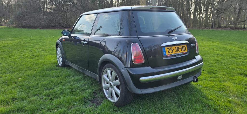 Mini 1.6 16V Cooper AUT 2002 Zwart, Auto's, 4 cilinders, 4 stoelen, Zwart, Origineel Nederlands