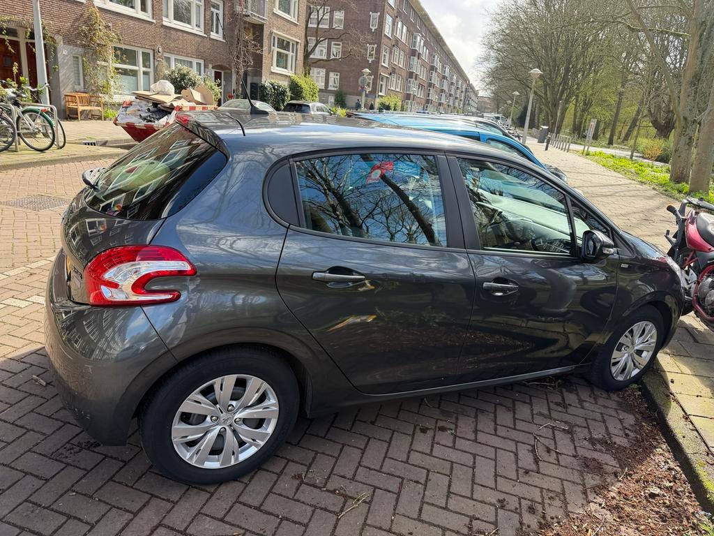 Peugeot 208 1.2 VTI 60KW/82PK 5-D 2013 Grijs, Voorwielaandrijving, Euro 5, Stof, 31 €/maand