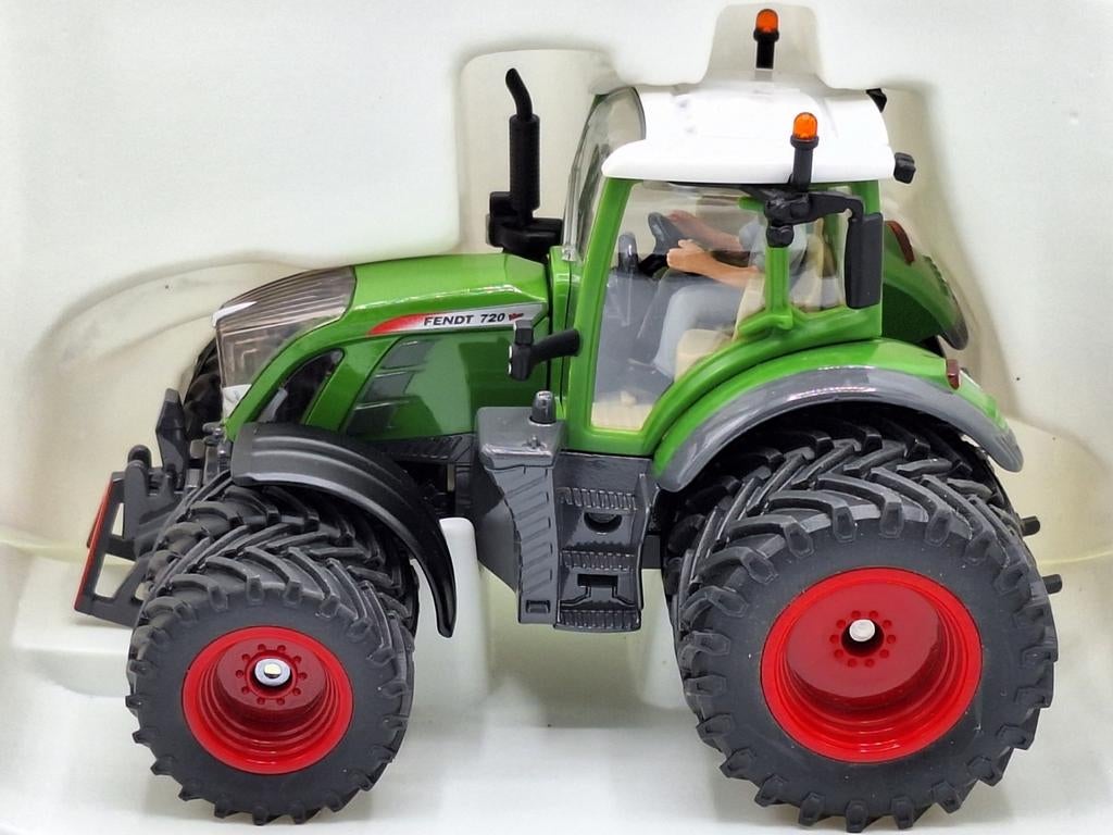 Fendt 720 Vario Nature Green Dealer Editie 2016, Hobby en Vrije tijd, Modelauto's | 1:32, Overige merken, Tractor of Landbouw