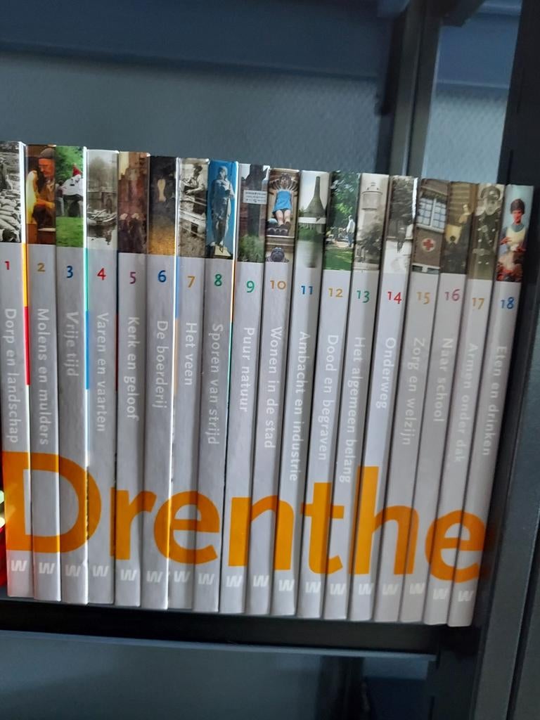 Serie van 18 boekjes over Drenthe, Ophalen of Verzenden, Zo goed als nieuw