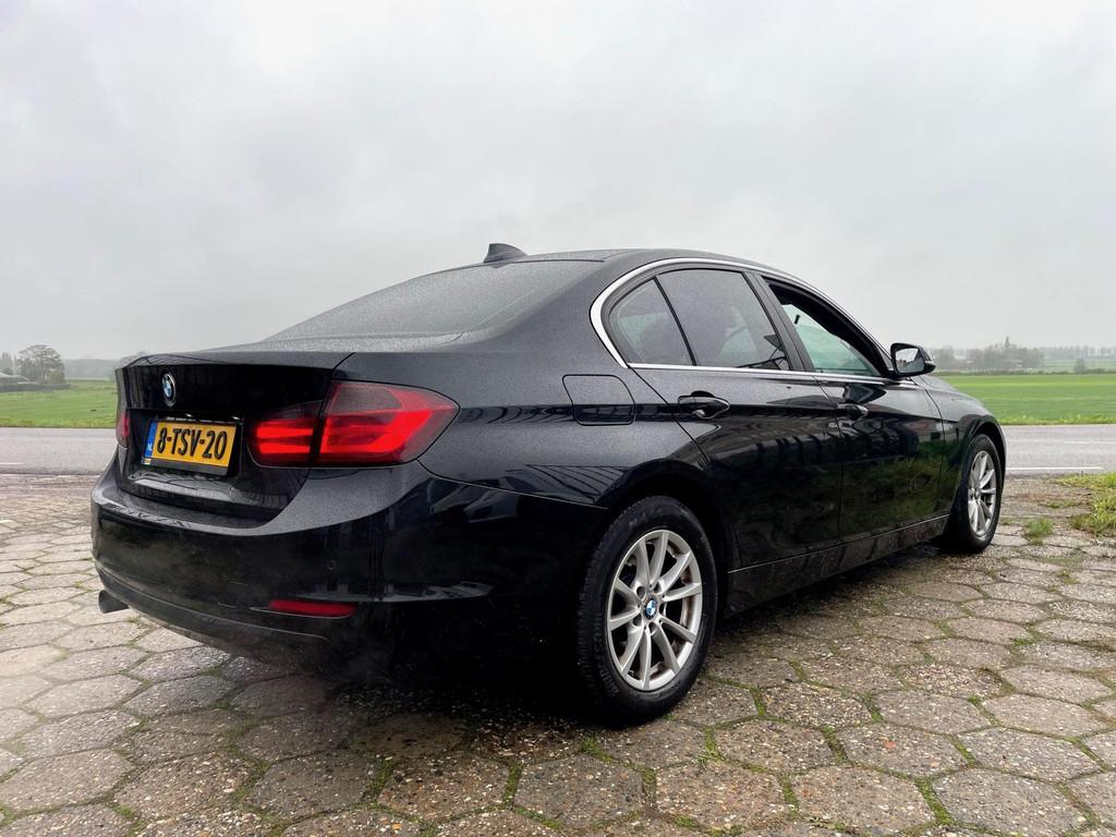BMW 3-serie 316i NAP 5D AUTOMAAT XENON VERL. NAVI SCHERM NW, Euro 6, 4 cilinders, Zwart, Origineel Nederlands