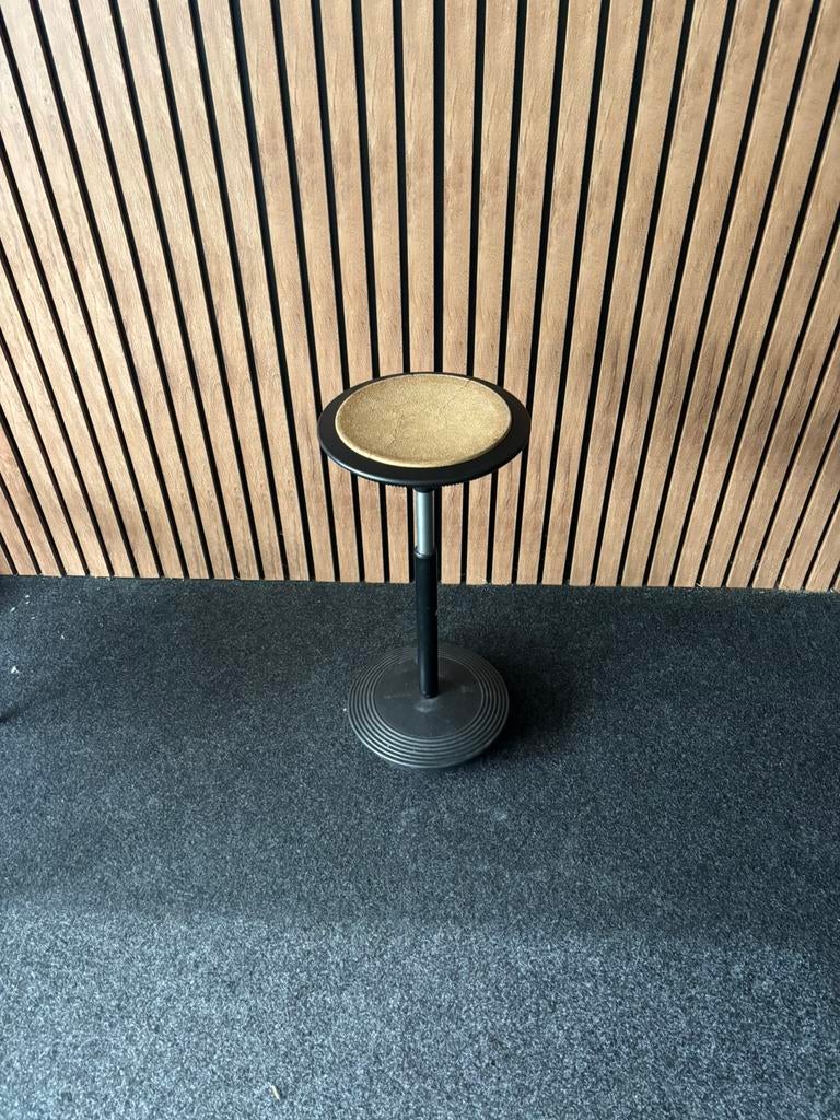 Wilkhahn Stitz kruk, Ophalen, Zo goed als nieuw, Minder dan 25 cm