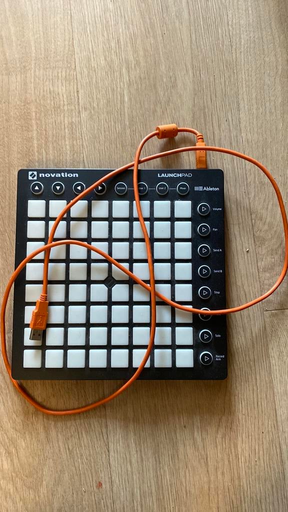 Novation Launchpad MK2 MIDI incl. Ableton Lite 12 & kabel, Muziek en Instrumenten, Midi-apparatuur, Ophalen of Verzenden, Zo goed als nieuw