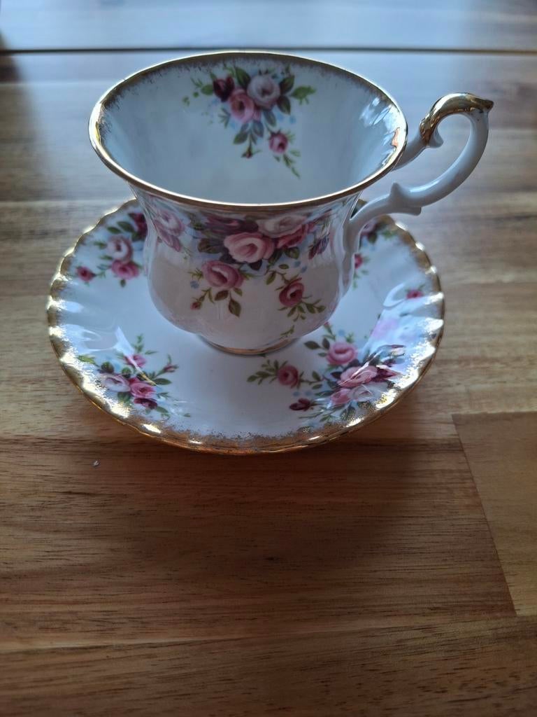 Kop en Schotel Bone China, Ophalen