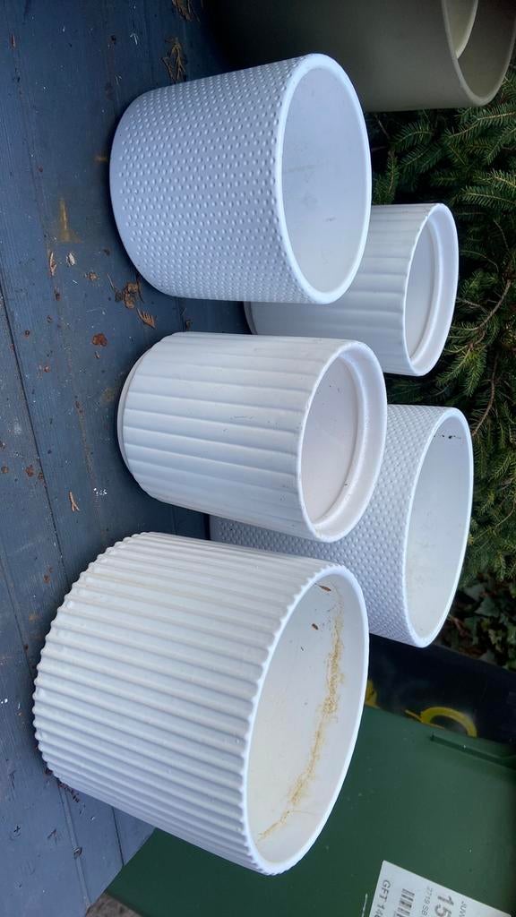 Bloempotten wit ral 9001 met werkje erin stralend wit, Tuin en Terras, Bloempotten, Ophalen, Rond, Kunststof, Minder dan 25 cm