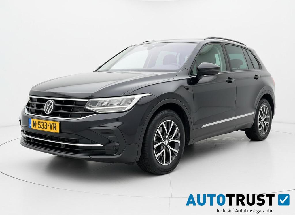 Volkswagen Tiguan 1.5 TSI Life DSG ADAP CRUISE CLIMA STOELVE, 4 cilinders, Zwart, Origineel Nederlands, SUV of Terreinwagen