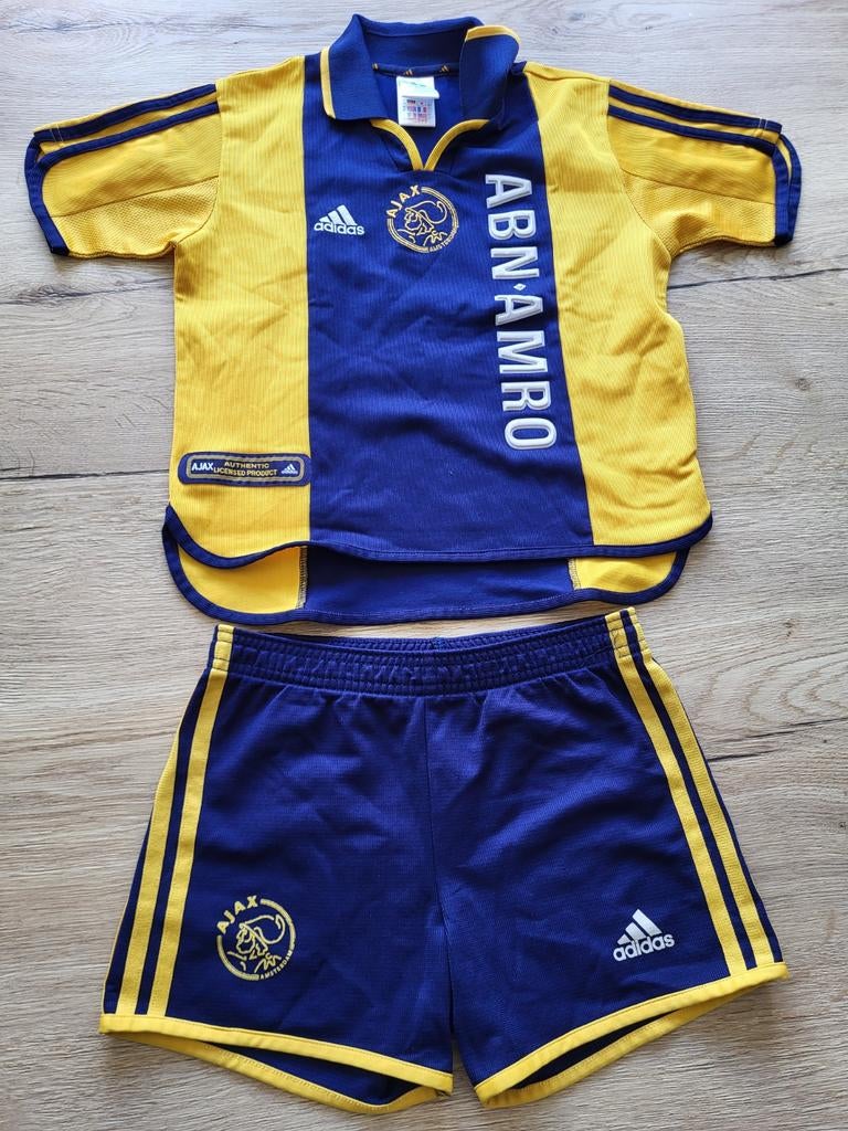 Ajax vintage voetbal T-shirt + broekje 2000/2001, Ophalen of Verzenden, Zo goed als nieuw
