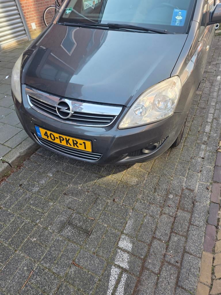 Opel zafira 18 16v 2011, Voorwielaandrijving, Lederen bekleding, Zwart, Leder