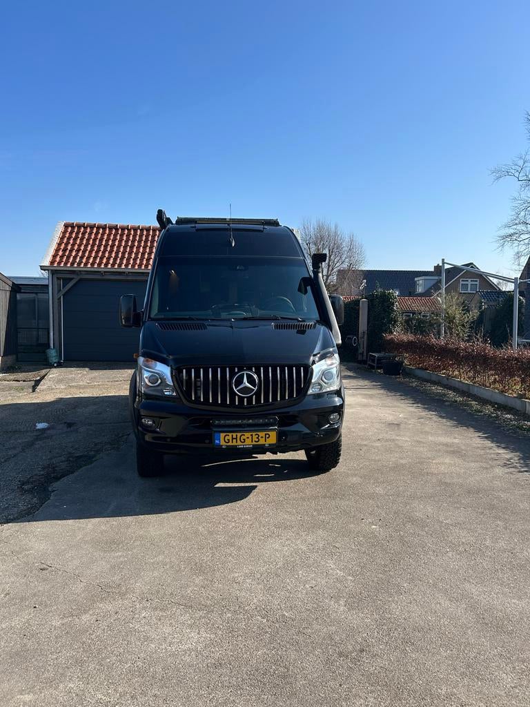 Mercedes-Benz buscamper 4x4 v6 off grid, Caravans en Kamperen, Campers, Automaat, Buscamper of Camperbus, Dakluik, Tot en met 2