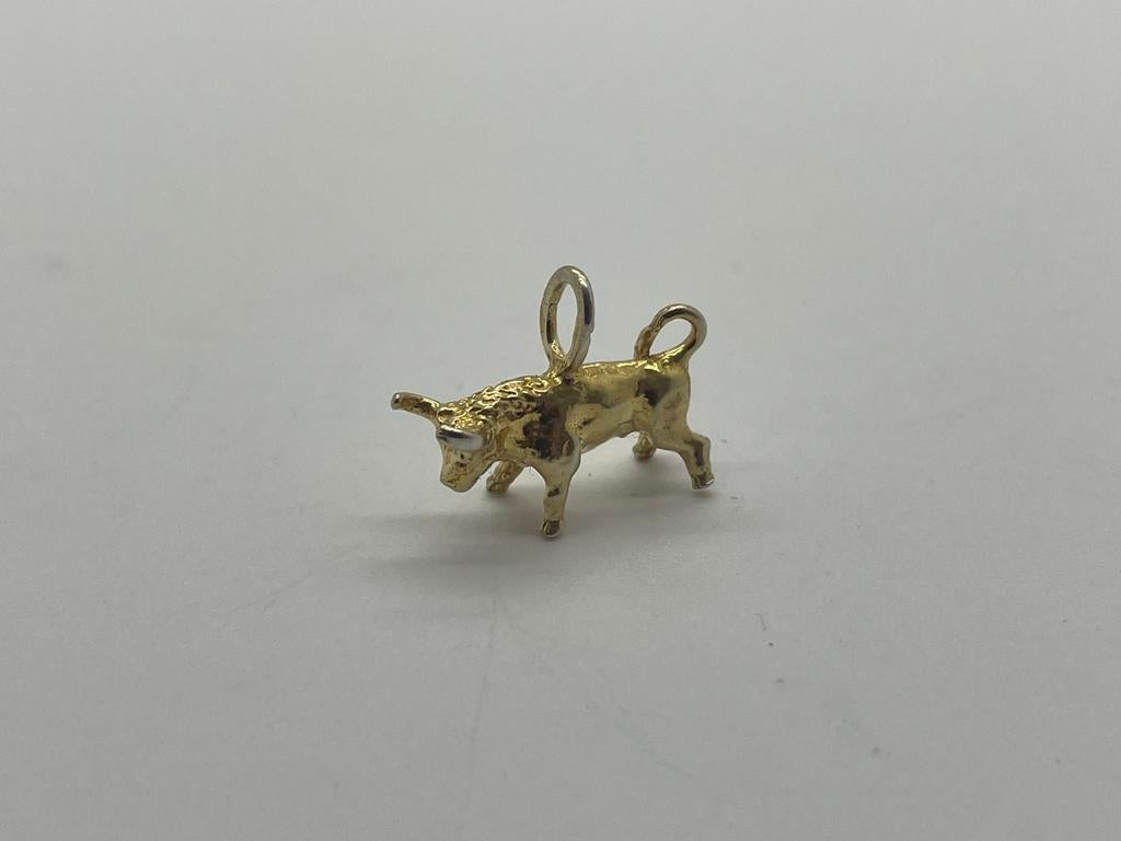 C814 Prachtige zilveren hanger stier goudkleurig, Ophalen of Verzenden, X, Goud, Dier