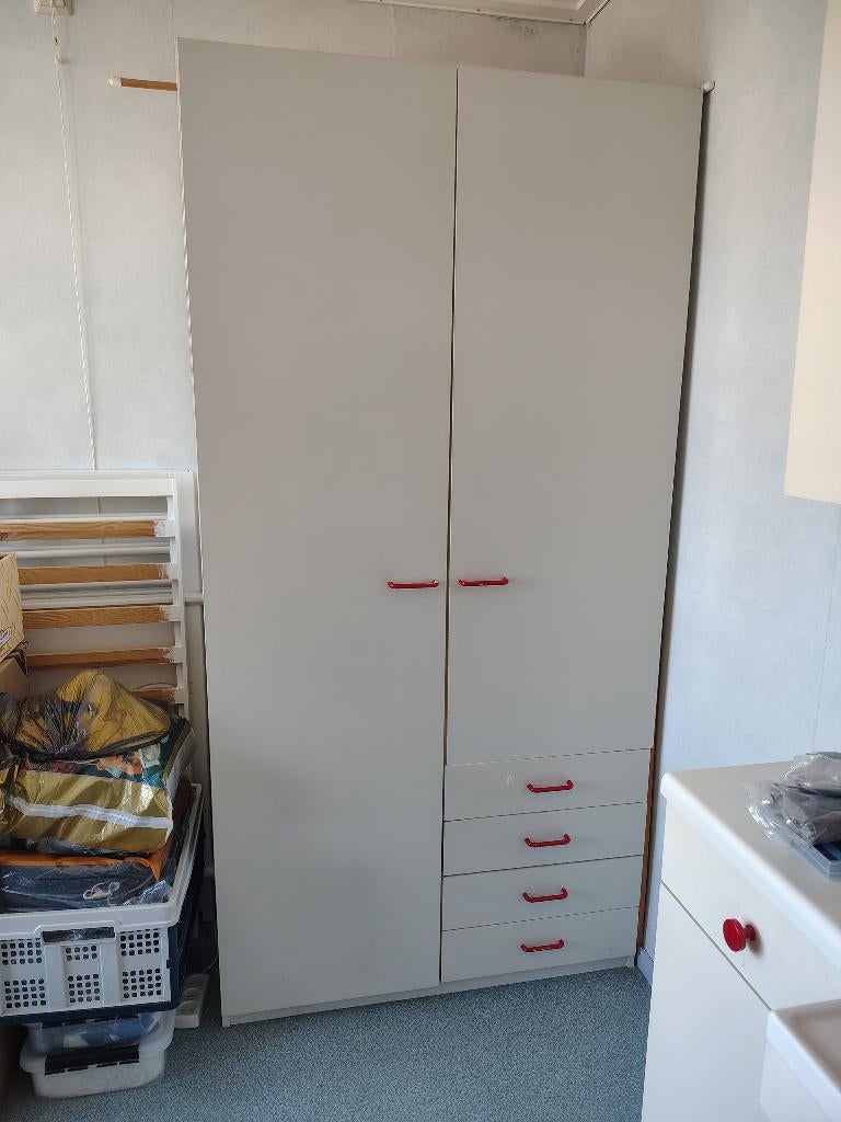 2 deurs witte stevige solide hang + leg kast 35euro kidskast, Ophalen, Gebruikt, Kast, 50 tot 70 cm