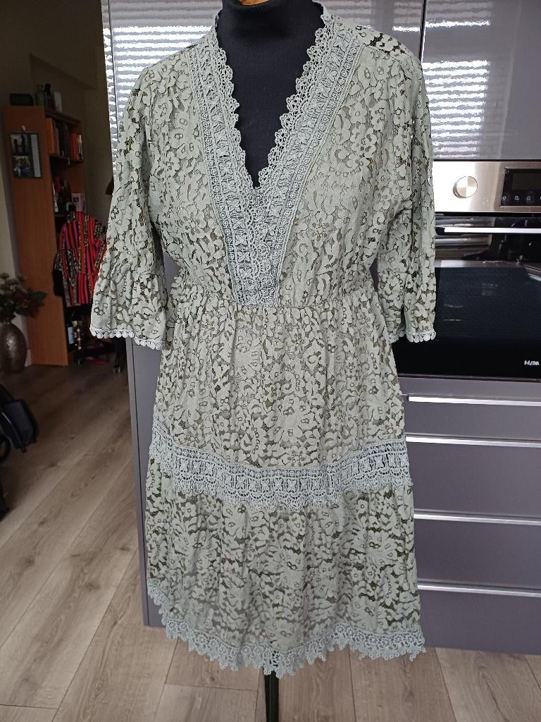 zgan.groen kanten jurk Made in Italy mt L, Maat 38/40 (M), Made in Italy, Ophalen of Verzenden, Zo goed als nieuw