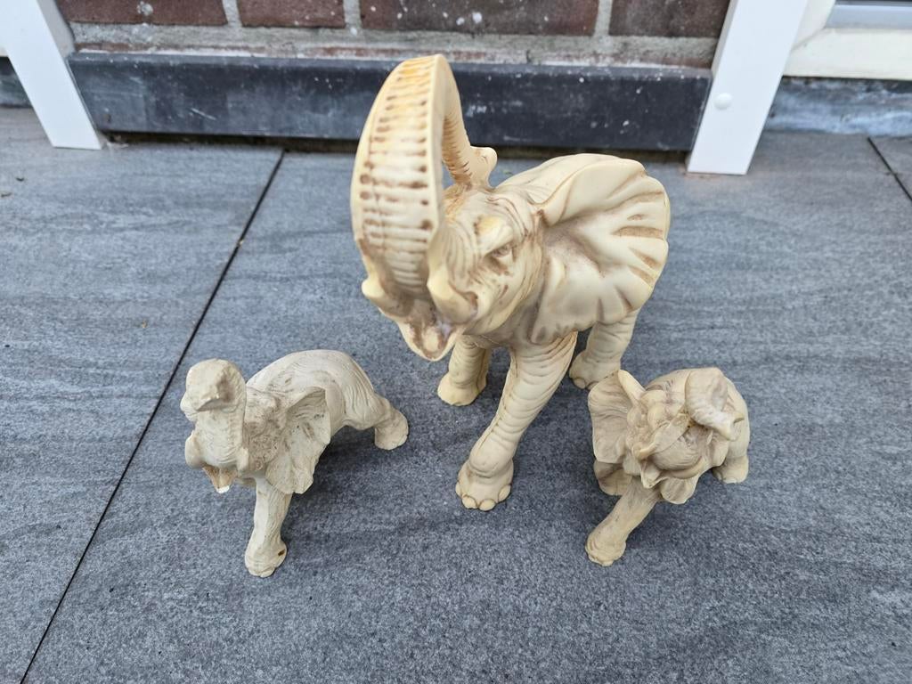 3 Vintage massieve olifanten, Verzamelen, Beelden en Beeldjes, Zo goed als nieuw, Dier, Ophalen