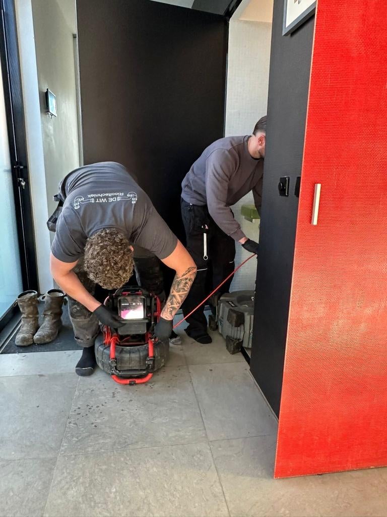 WC, Afvoer of Douche verstopt? Wij lossen het op Spoed 24/7, Diensten en Vakmensen, 24-uursservice