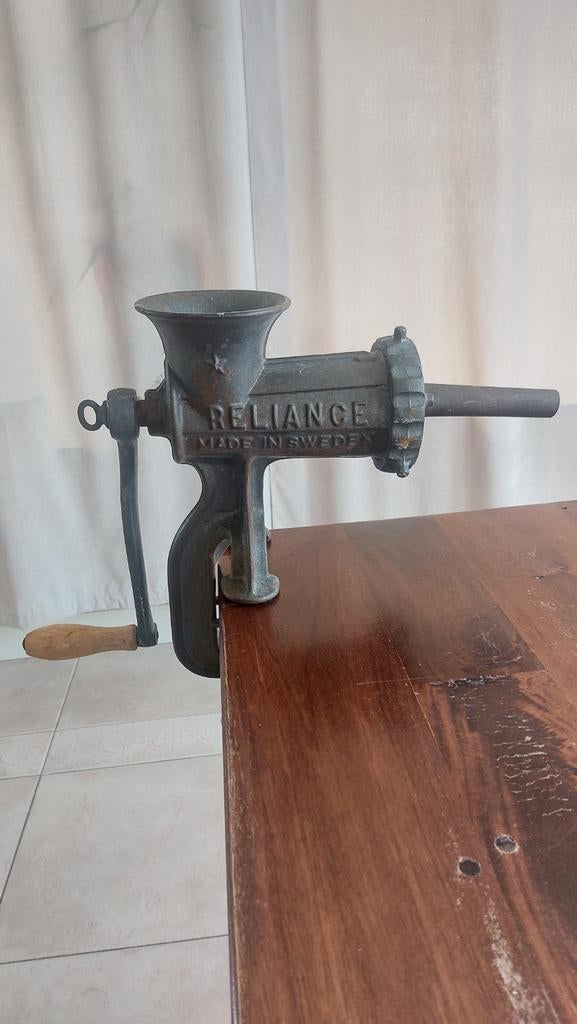 Gehaktmolen + met vulmond, Ophalen