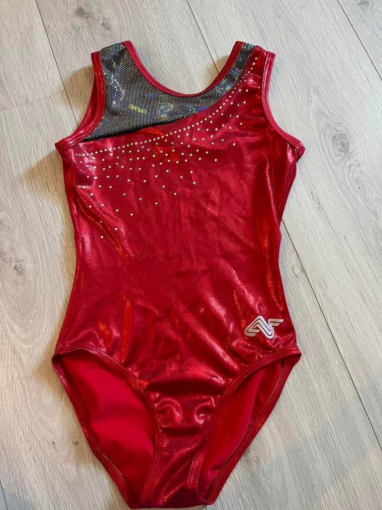 Rood turnpakje met steentjes, Sport en Fitness, Turnen, Gebruikt, Ophalen of Verzenden, Turnpak(je), Rood