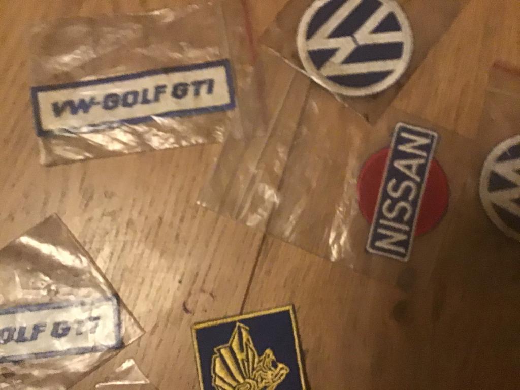 Diverse auto patches: VW Golf GTI, Nissan, Peugeot, Auto diversen, Autostickers, Ophalen of Verzenden