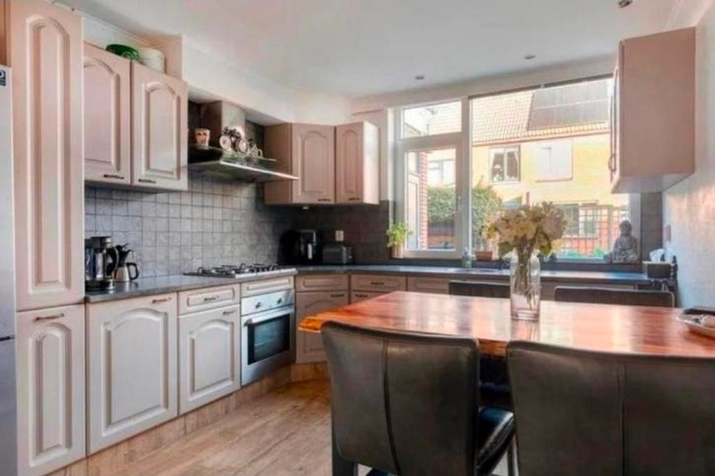 GRATIS - Complete L-keuken 280 x 310 cm - met merk apparaten, Huis en Inrichting, Keuken | Complete keukens, Ophalen, Gebruikt