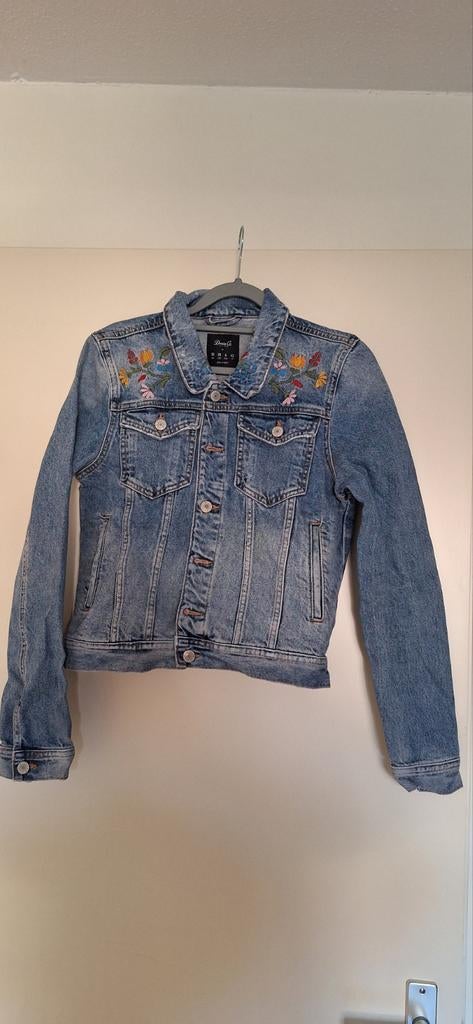 Spijkerjasje met bloemen borduursel, Ophalen, Zo goed als nieuw, Blauw