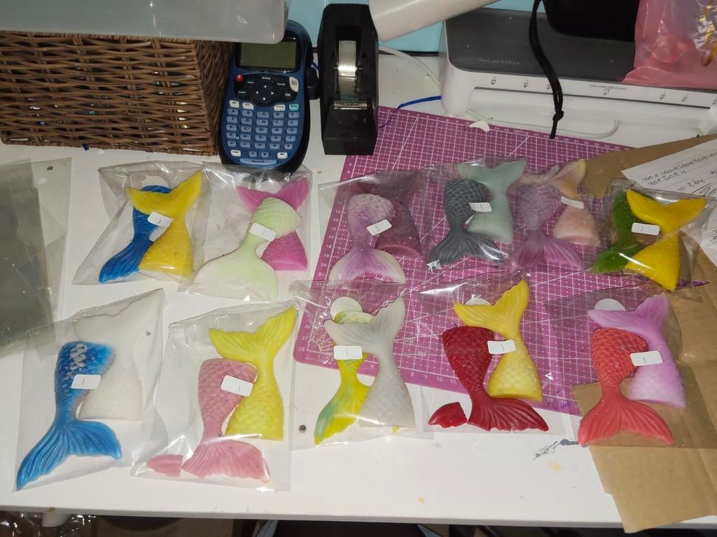 Grote partij zeemeermin vinnen van kaarsvet, Ophalen, Nieuw, Meerkleurig, Overige materialen