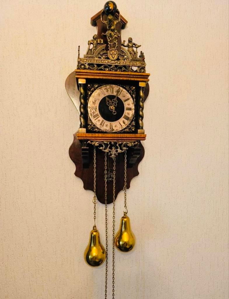 Antieke Zaandamse klok 'Nu elck syn sin', Ophalen