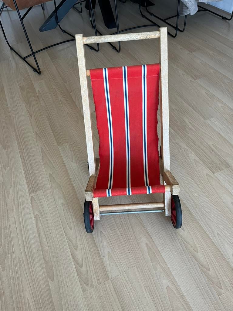 Leuk karretje voor de kleintjes om achter te lopen, Kinderen en Baby's, Speelgoed | Buiten | Voertuigen en Loopfietsen, Ophalen of Verzenden