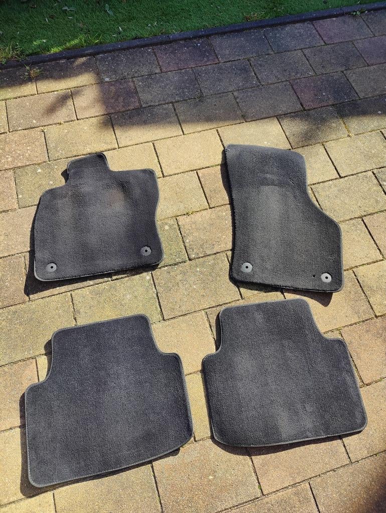 Originele Velours Matten VW Passat B8 - Zo goed als nieuw, Ophalen of Verzenden, Zo goed als nieuw