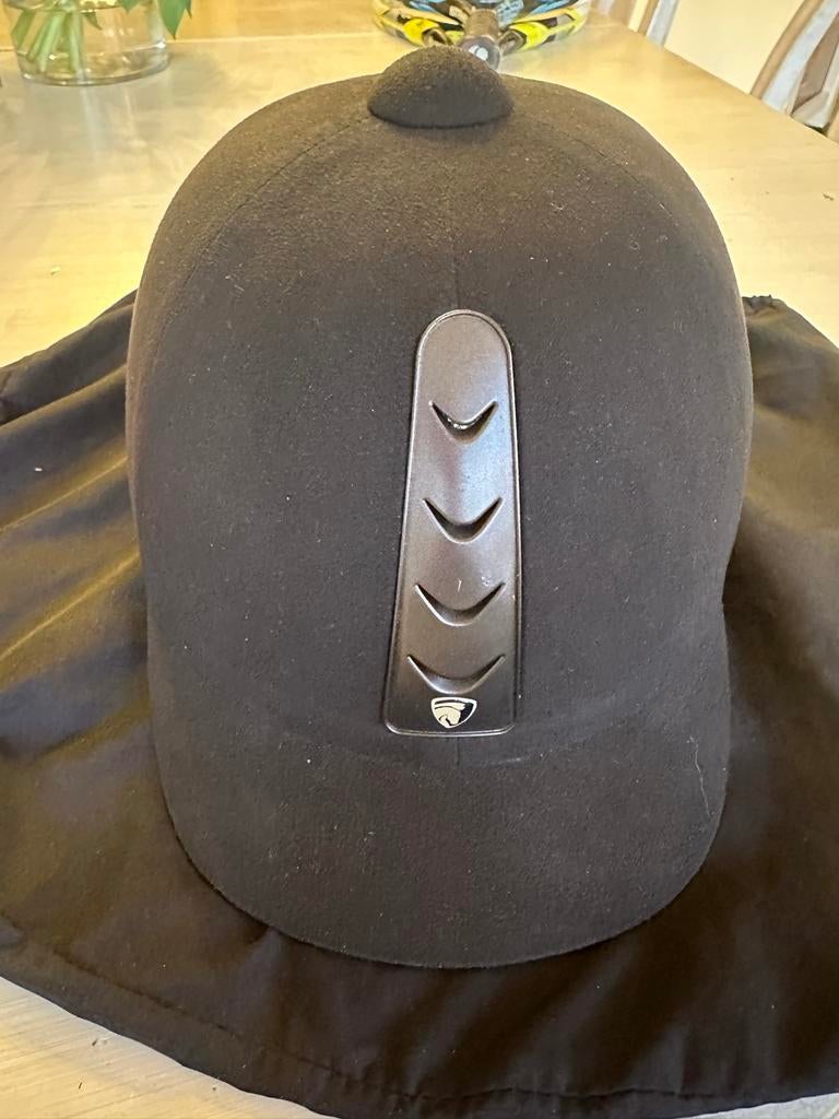 Paardrijhelm - maat 56 - merk: Horka, Ophalen, Zo goed als nieuw, Dressuur, Cap
