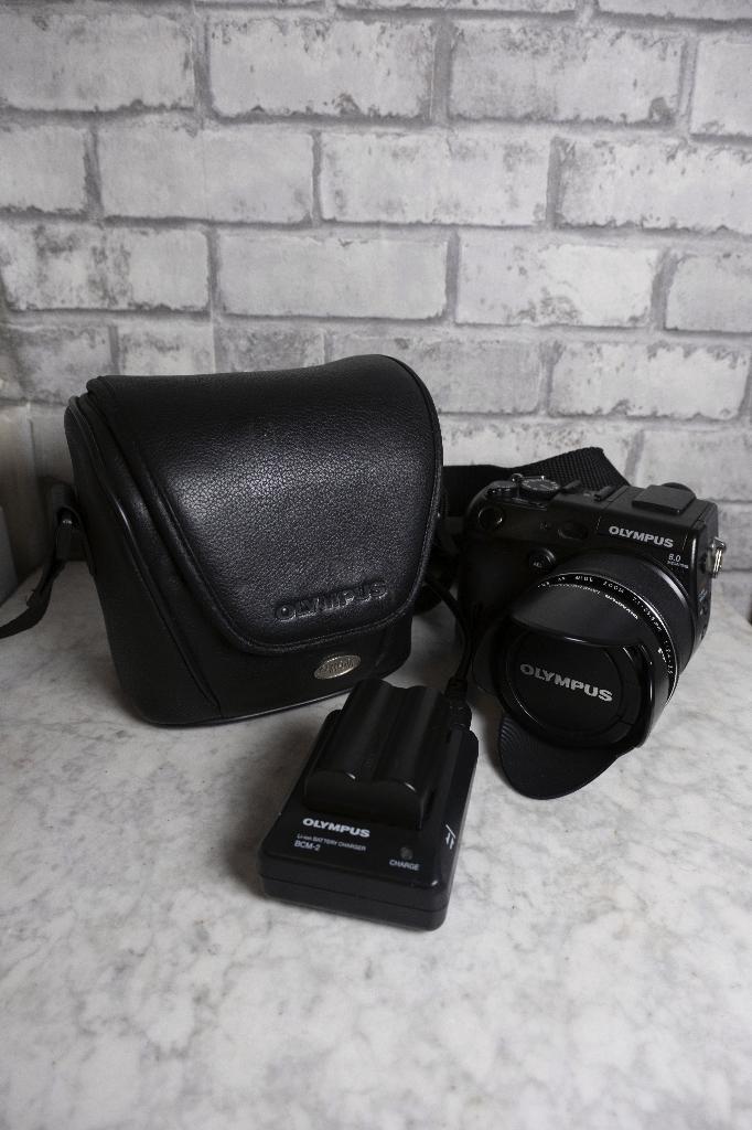 Olympus c-8080 Wide Zoom Camera, Compact, 8 Megapixel, Ophalen of Verzenden, Zo goed als nieuw