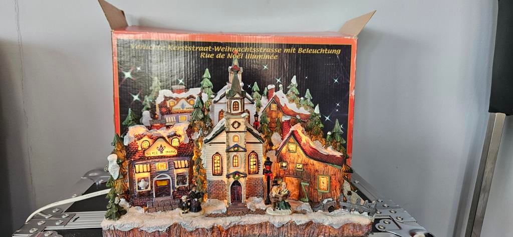 Kerst huisje met verlichting, Ophalen, Zo goed als nieuw