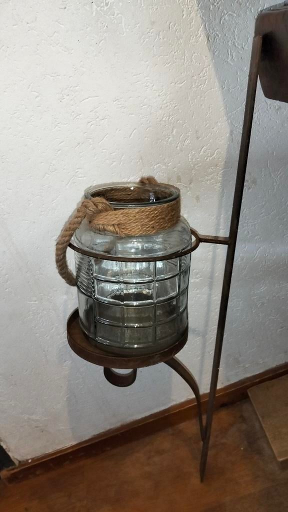 Brocante grote zware wandkandelaar met windlicht, Antiek en Kunst, Curiosa en Brocante, Ophalen