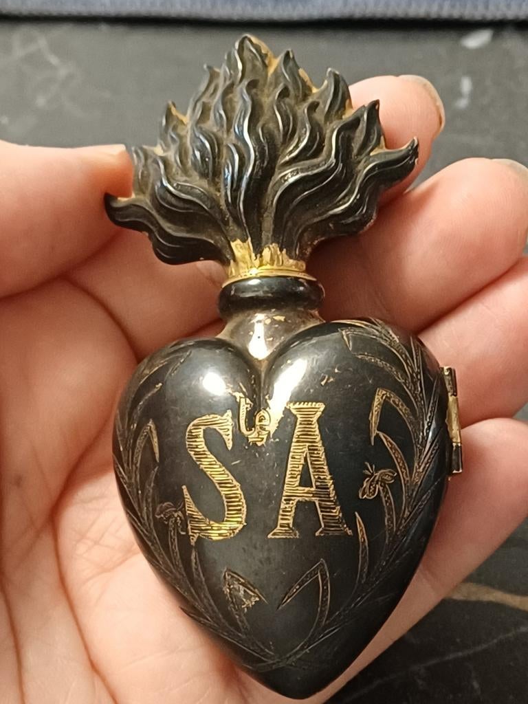 Antiek 19 eeuw ex voto kerk secret heart zilver 50 gram !, Ophalen of Verzenden, Zilver