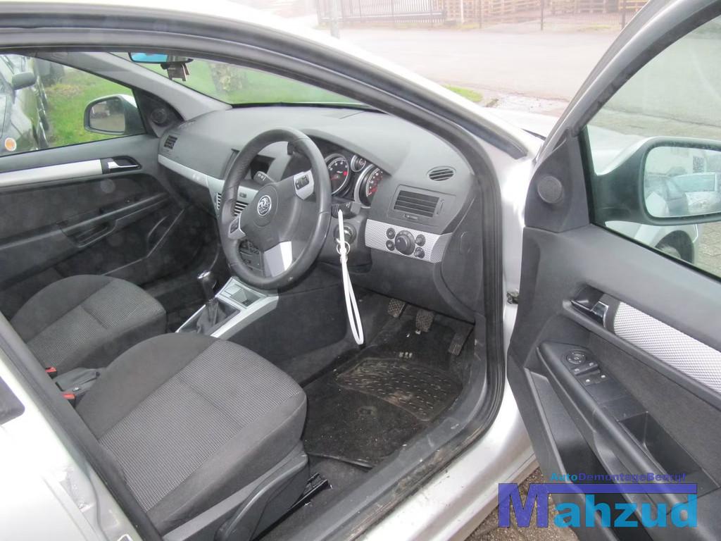 2009 OPEL ASTRA H 5 deurs grijs zwart inteieur, Auto-onderdelen, Gebruikt, Opel Automobile GmbH, Ophalen of Verzenden, Kontakt@opel-infoservice.de