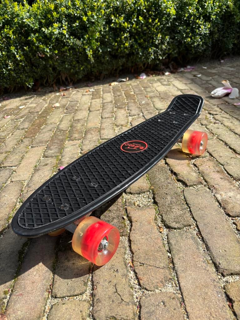 Skateboard Amigo voor kinderen (wielen met LED verlichting), Sport en Fitness, Ophalen, Gebruikt, Skateboard