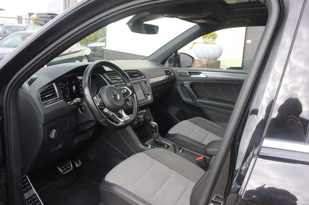 Volkswagen Tiguan 1.4 TSI ACT R-Line | Trekhaak | 19 Inch |, Euro 6, 4 cilinders, 150 pk, Zwart