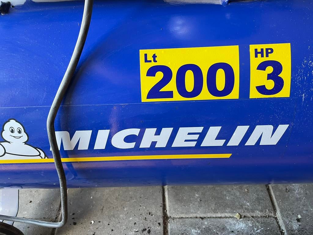 Michelin compressor 200l / 350 lm, Doe-het-zelf en Verbouw, Compressors, Ophalen, Zo goed als nieuw, 200 tot 400 liter/min, Mobiel