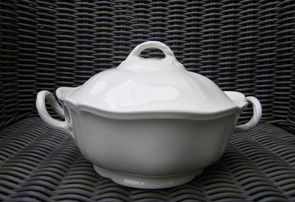 Wedgwood QUEENS PLAIN  Puntgave ongebruikte dekschaal, Ophalen of Verzenden, Wedgwood, Aardewerk, Schaal of Schalen